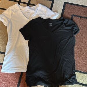 2 Short sleeve fitted T-shirts, size small, black and white